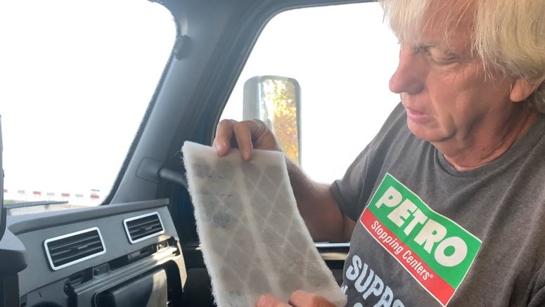 How to Clean the Recirc Air Filter in a Freightliner Cascadia