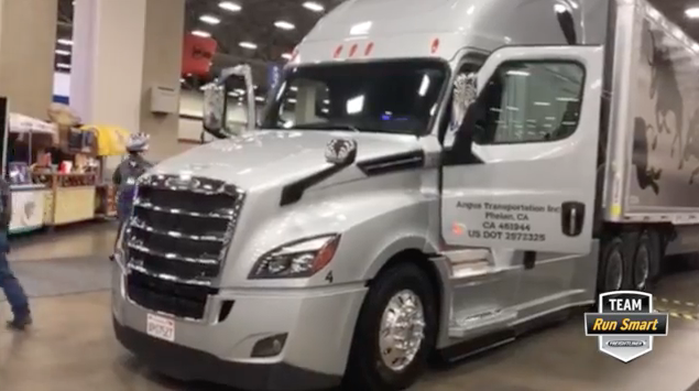 Team Run Smart My 2018 Freightliner New Cascadia Interior